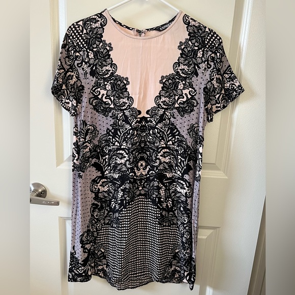 Express dress - Picture 1 of 3